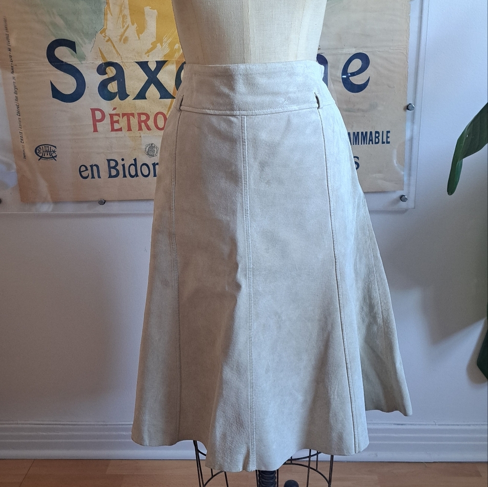 Elegant Cream A-Line Suede Skirt